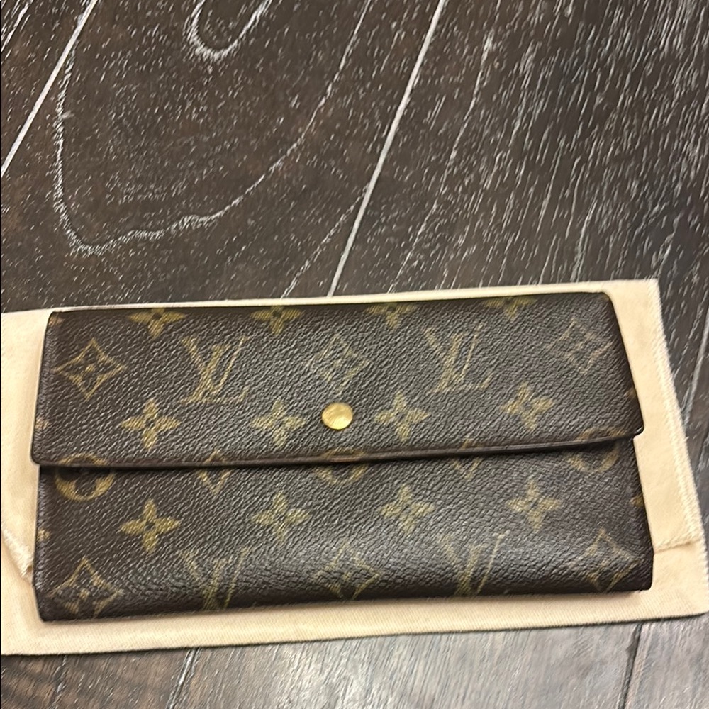 🚫🚫SOLD🚫🚫 LV Wallet w/COA - Picture 10 of 12